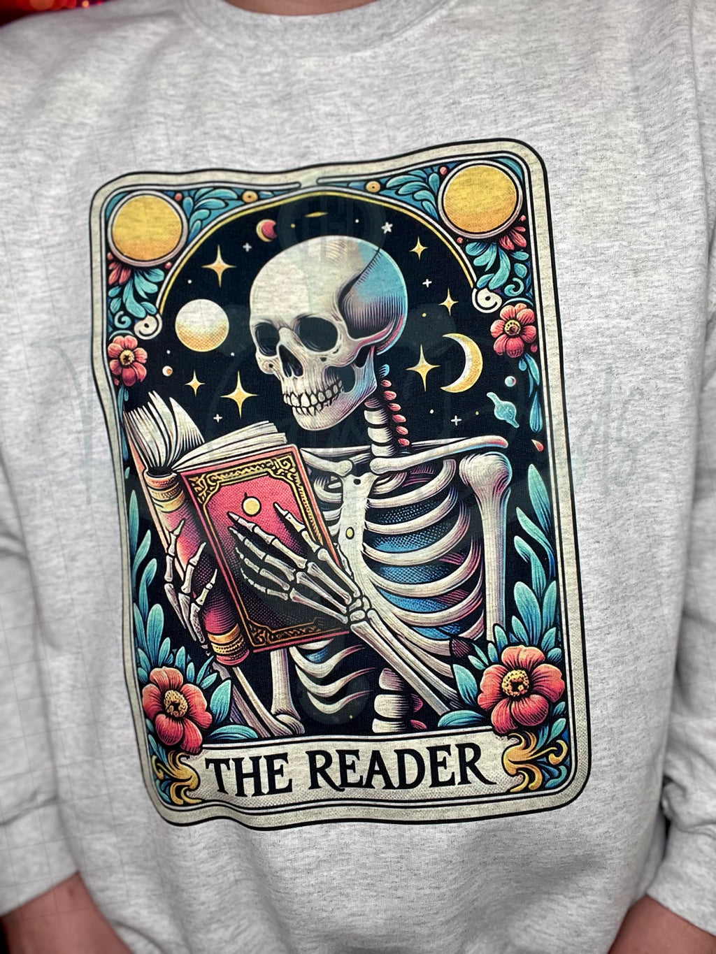 The Reader Tarot Top Design