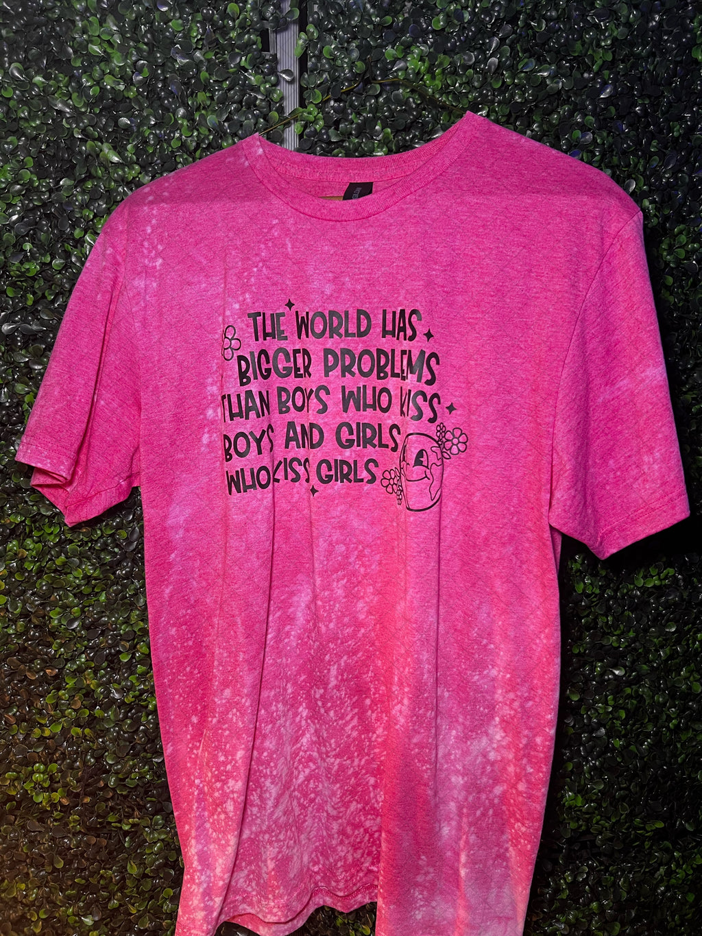 RTS Adult Medium The World Has Bigger Problems Pink T-shirt
