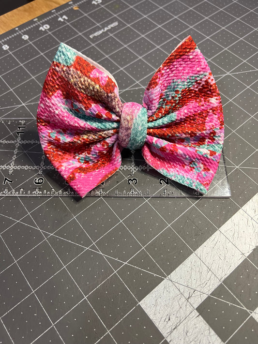 RTS 6” on Clip V-Day Bow