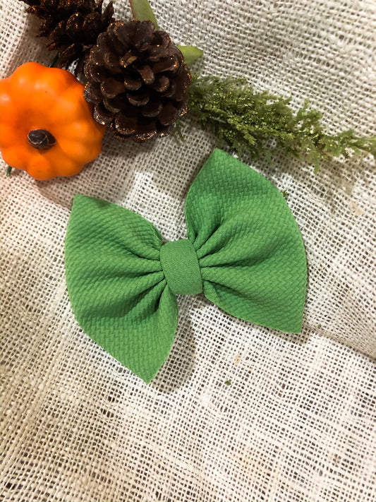 Pistachio Bow