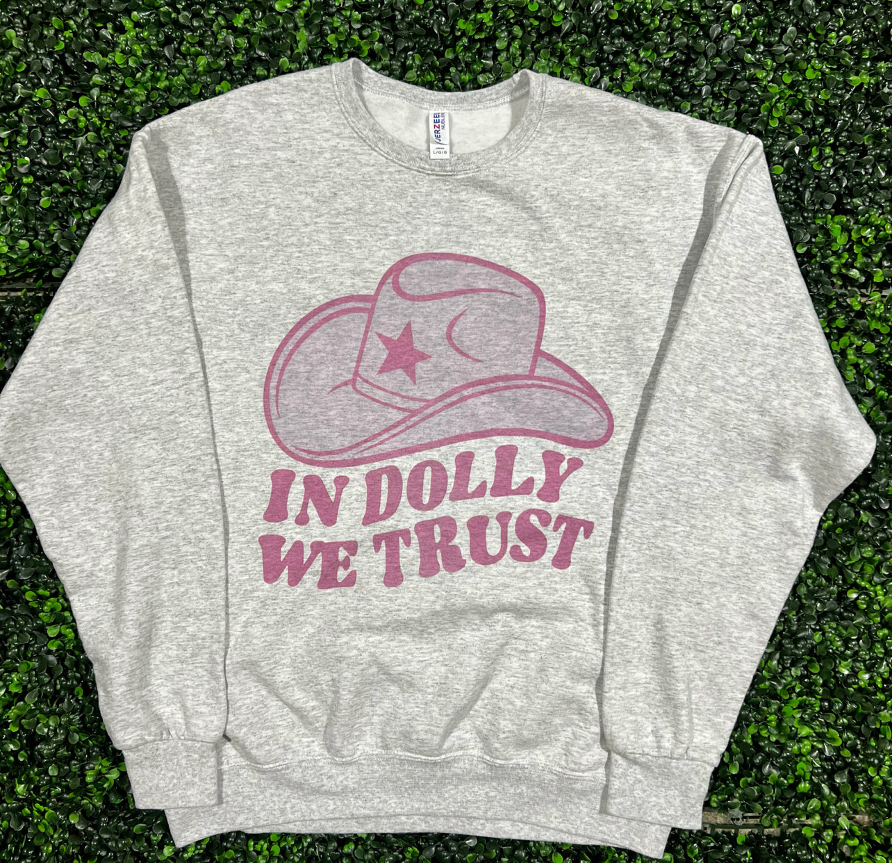 In Dolly We Trust Top Design